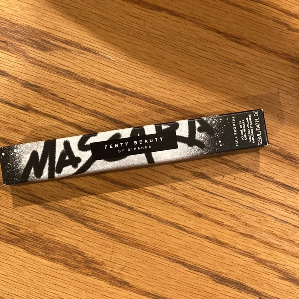 Fenty Beauty By Rihanna Full Frontal Mascara Cuz I'm Black Full Size New NWT!